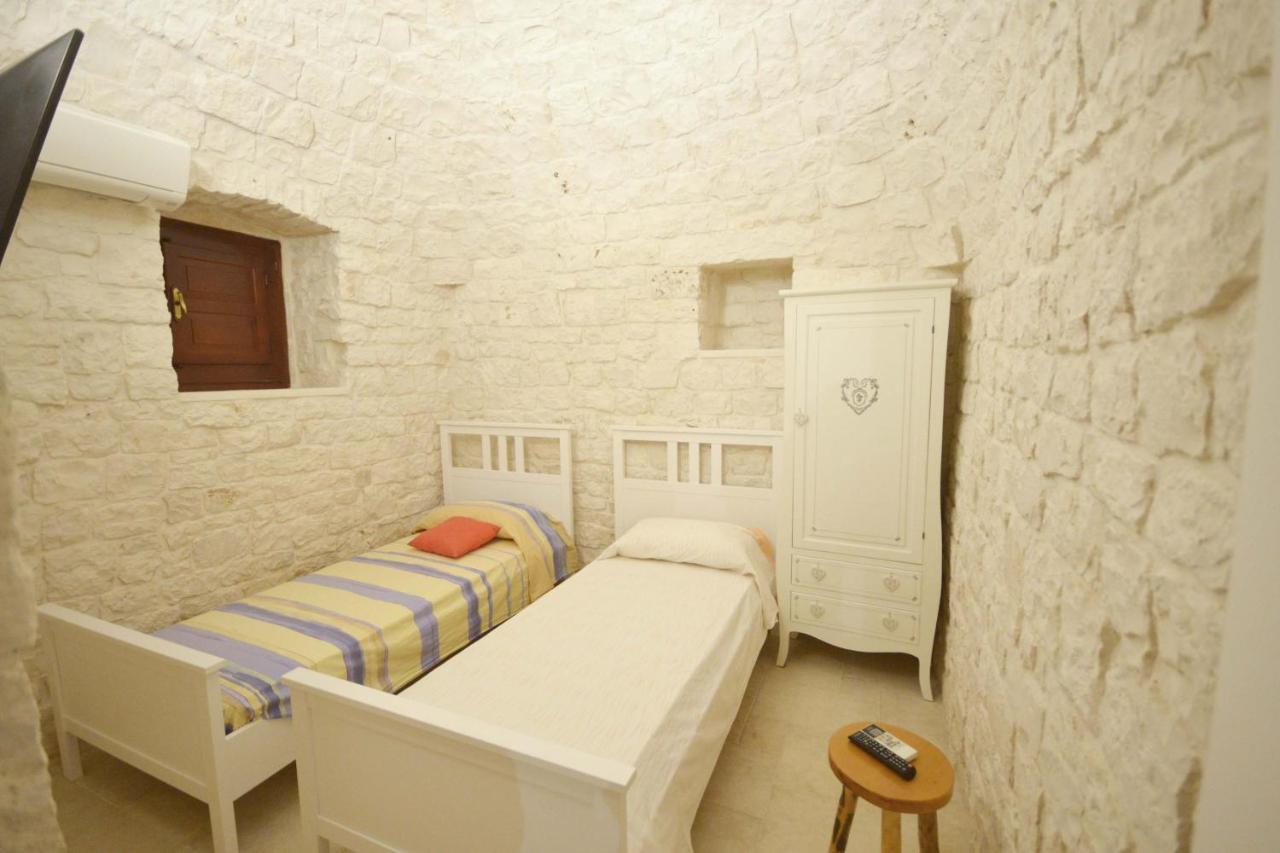 Trulli Petra Chiara Bed & Breakfast Локоротондо Екстериор снимка