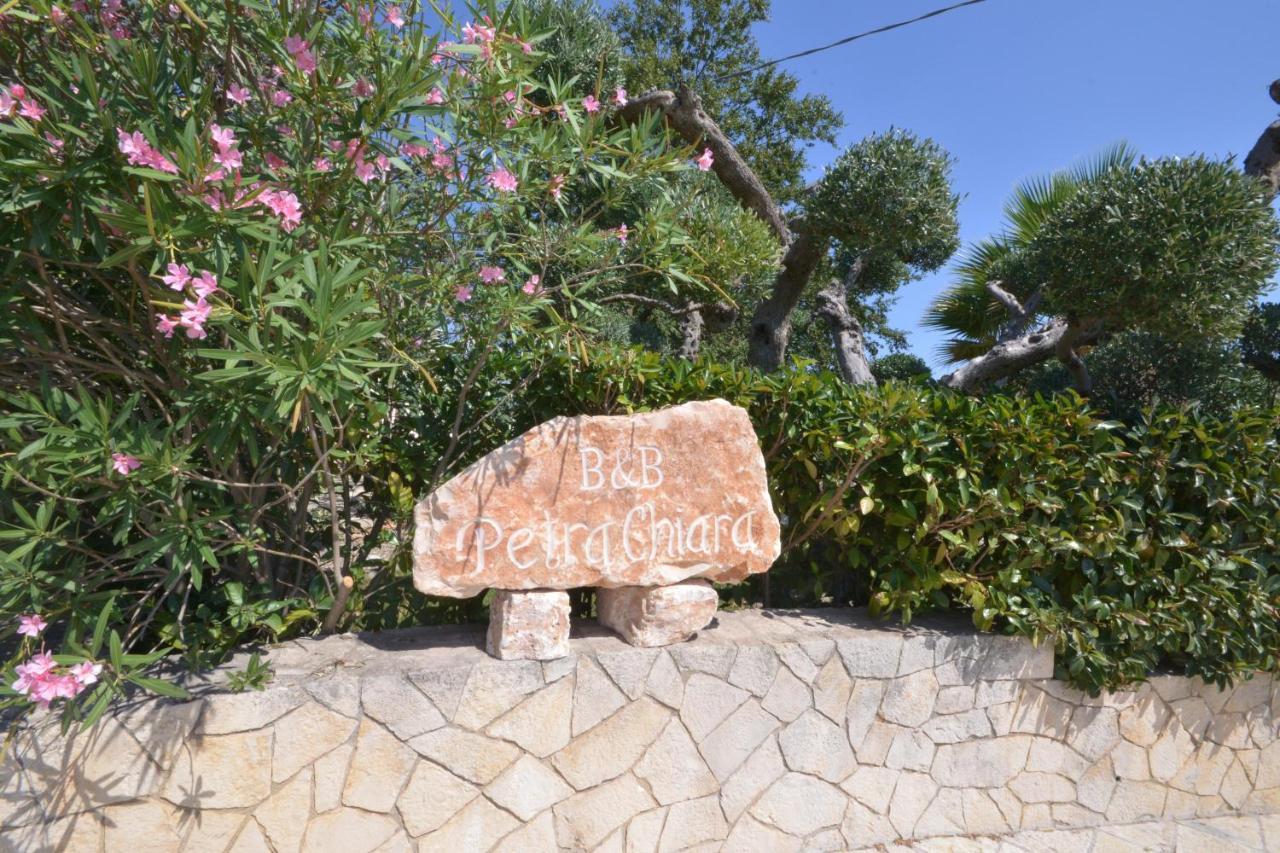 Trulli Petra Chiara Bed & Breakfast Локоротондо Екстериор снимка