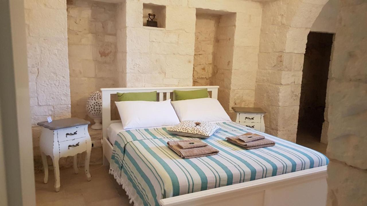 Trulli Petra Chiara Bed & Breakfast Локоротондо Екстериор снимка