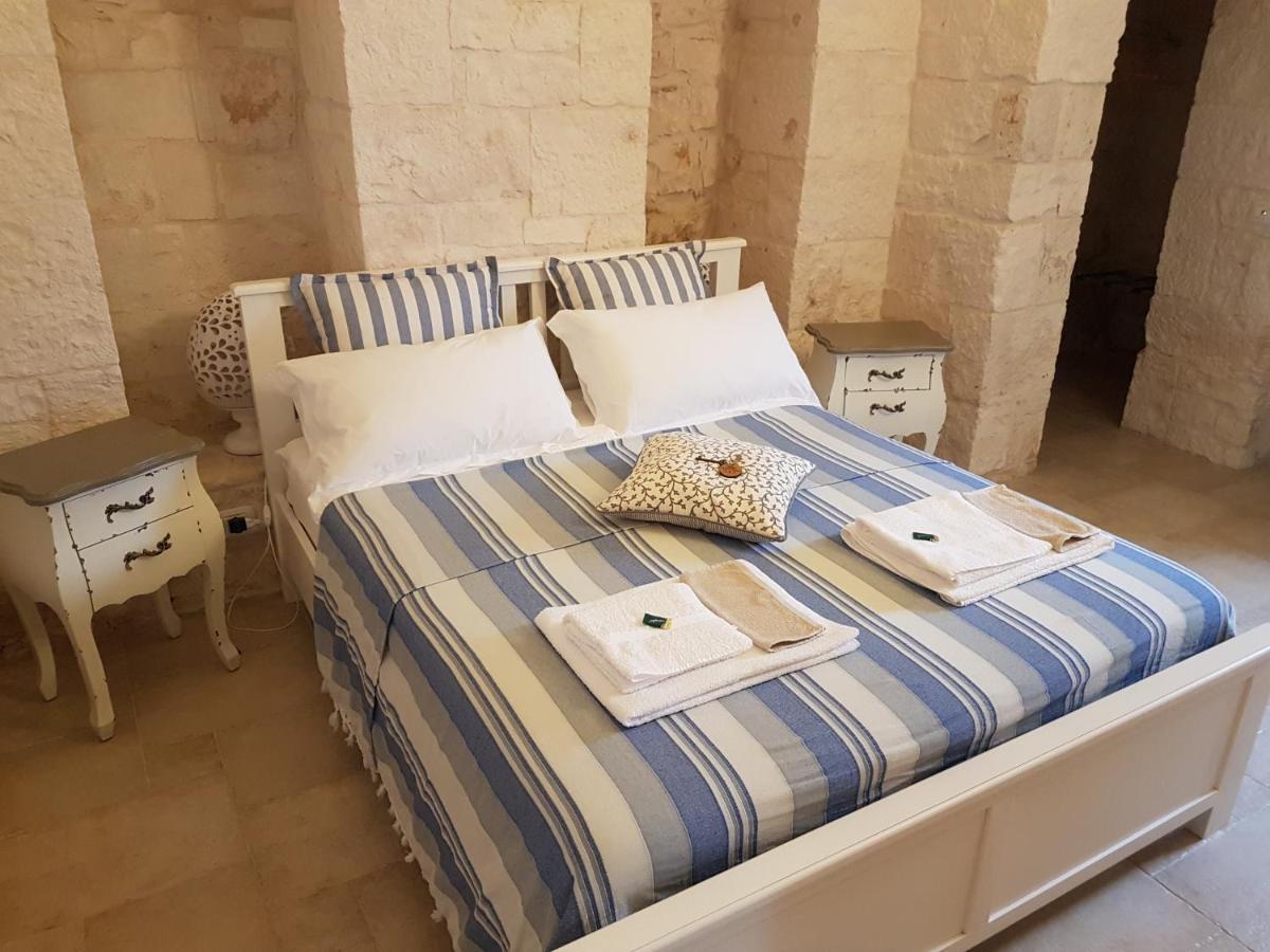 Trulli Petra Chiara Bed & Breakfast Локоротондо Екстериор снимка